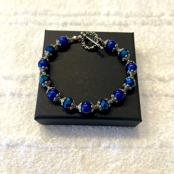 Blue stone bracelet. Toggle clasp. Vibrant - Picture 5 of 6